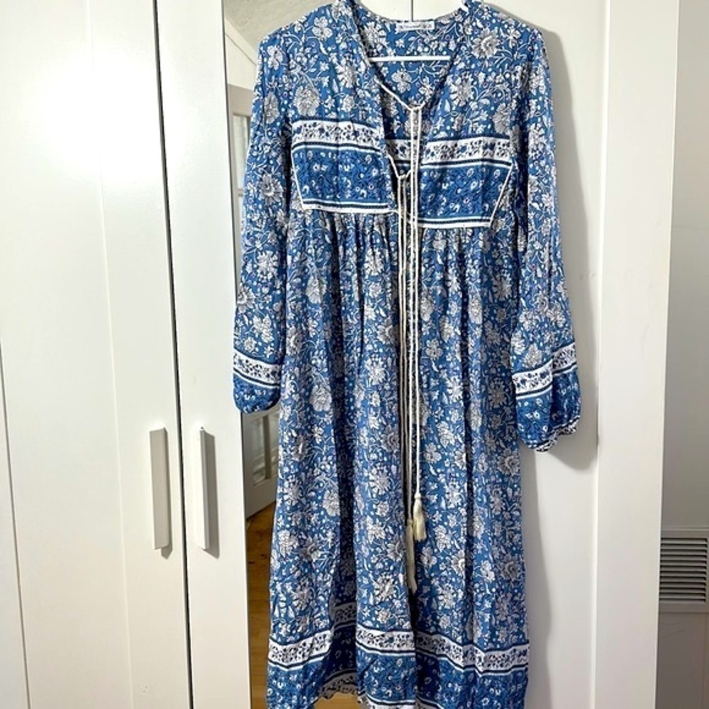 R. Vivimos Blue & White Floral Boho Print Long Sleeve V Neck with Tassels Dress - Picture 3 of 12
